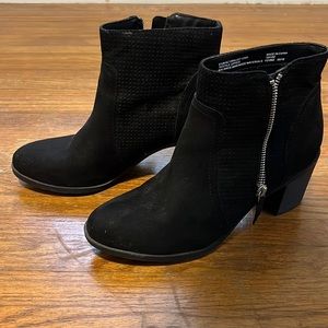 Arizona black ankle boots